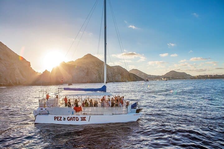 Sunset Fiesta Cruise in Cabo San Lucas: Open Bar, El Arco Views & Dancing
