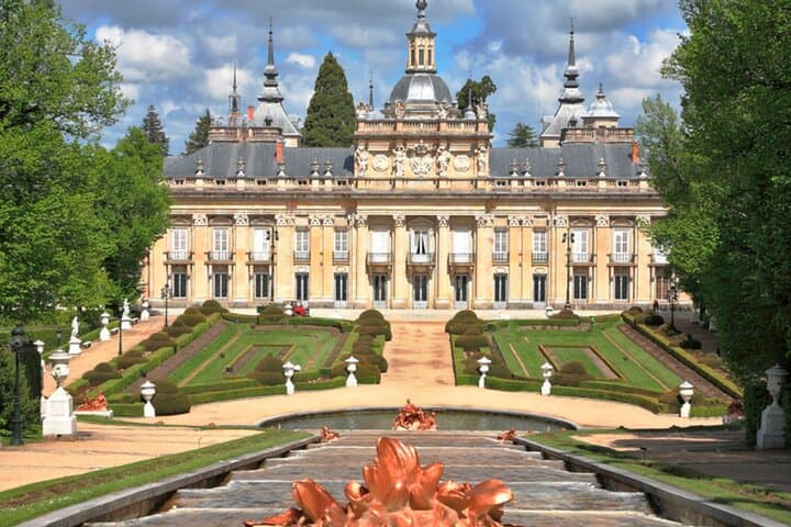 Private Guided Tour to La Granja & Fabrica de Vidrio — Royal Palace and Historic Glassworks Near Segovia photo 4