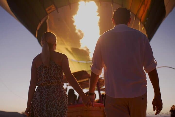 Sunrise Hot Air Balloon Flight Over Dubai Desert photo 4