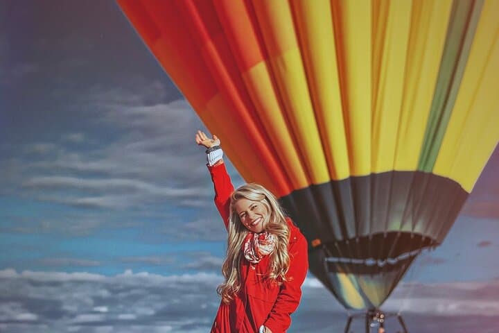 Sunrise Hot Air Balloon Flight Over Dubai Desert