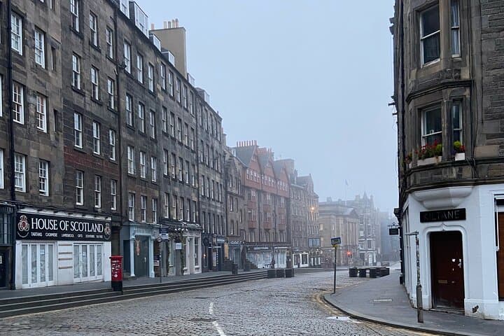 Edinburgh Old Town Guided Walking Tour — Heritage, Ghosts & Royal Mile Highlights photo 3
