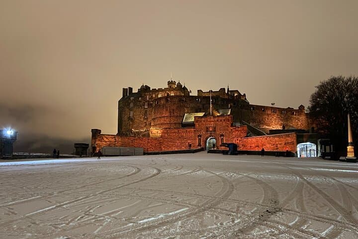 Edinburgh Old Town Guided Walking Tour — Heritage, Ghosts & Royal Mile Highlights photo 4