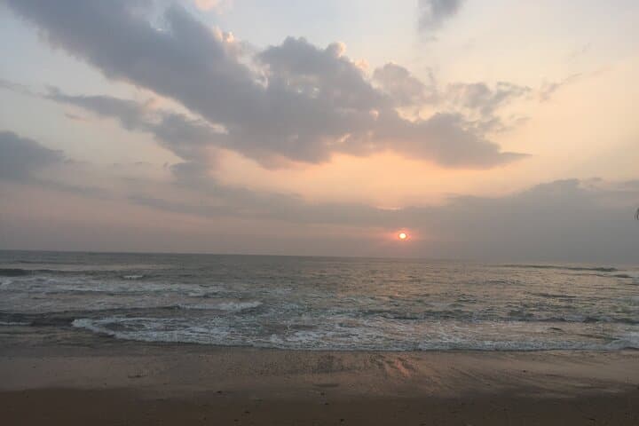 Coastal Train to Galle: 2-Day Cultural & Turtle Tour from Colombo photo 3