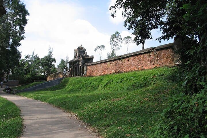 Pedal Thuy Bieu: Half-Day Cycling Through Hue’s Pomelo Gardens photo 5
