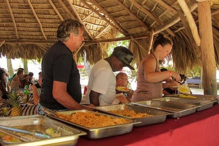 Samana Full-Day: El Limón Waterfall, Cayo Levantado & Horseback Riding photo 5