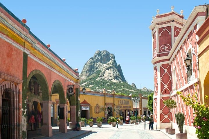 Day Tour to Querétaro’s Magical Towns: Bernal, Tequisquiapan & Sierra Gorda