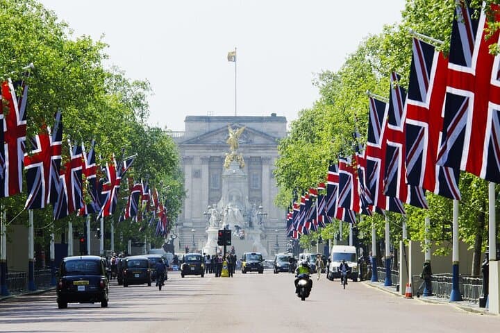 Black Cab Heathrow Layover: Private London Sights in One Drive