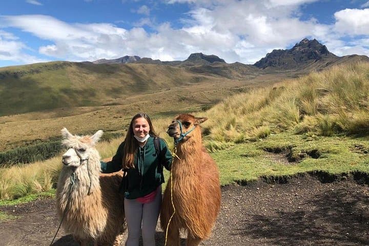 Quito Old Town & Teleferico Day Tour: Gondola to the Equator photo 2