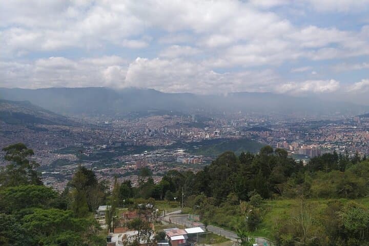 Medellín Night View at El Picacho with Colombian Snacks photo 6