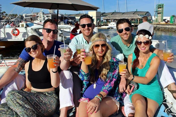 Cabo Sunset Party Cruise: 2-Hour Open-Bar Boat to El Arco & Sea Lions photo 2