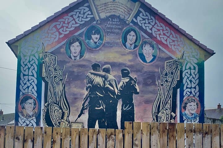 Belfast Black Taxi Mural & Troubles Private Tour (2 hrs) photo 6