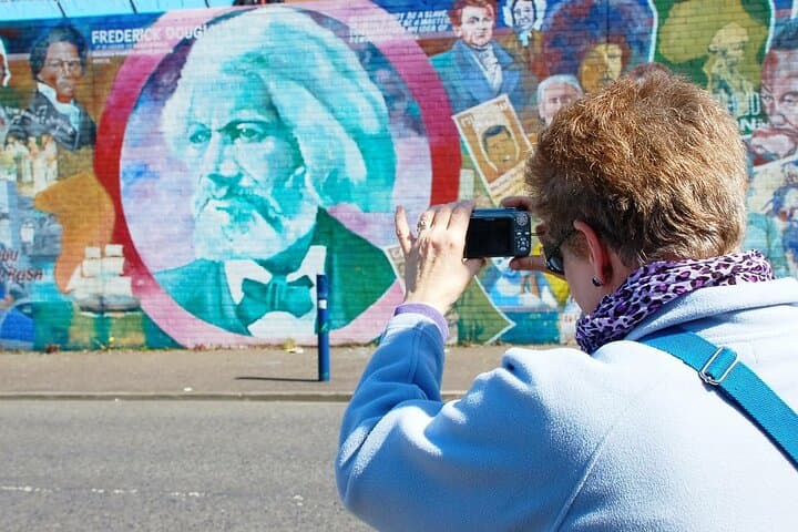 Belfast Black Cab Mural Tour: Private Ride Through Political History photo 4