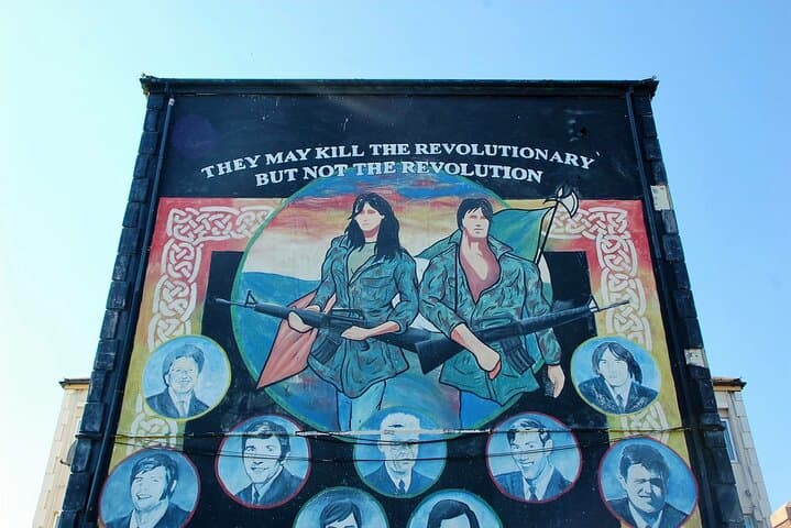 Belfast Black Cab Mural Tour: Private Ride Through Political History photo 5