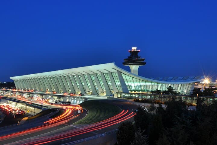 Private Transfer Dulles Airport (IAD) to Washington DC — Door-to-Door Black Car Service photo 2