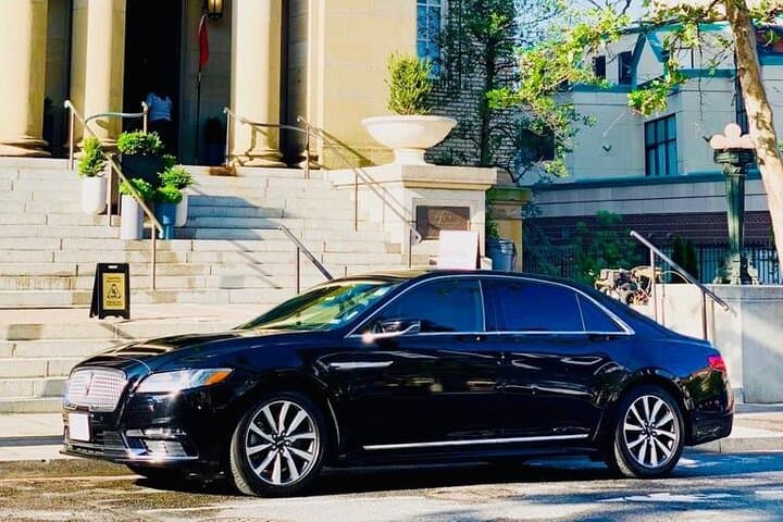 Private Transfer Dulles Airport (IAD) to Washington DC — Door-to-Door Black Car Service photo 3