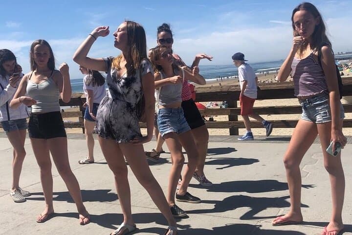 Zombie Scavengers Huntington Beach: App-Based Survival Hunt by the Pier