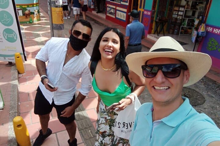 One-Day Tour from Medellín to Guatapé, El Peñol, El Retiro & Tequendamita Falls photo 4