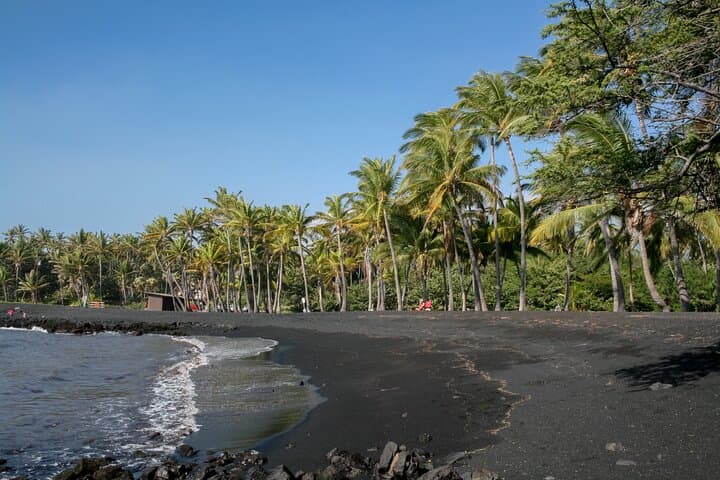 One-Day Hawaii Volcano Experience from Maui — Kīlauea, Punaluʻu & Kona Coffee photo 5