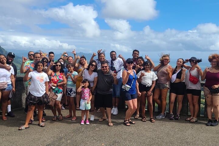 Oahu Grand Circle Island Tour: North Shore, Byodo-In Temple & Snorkel photo 4