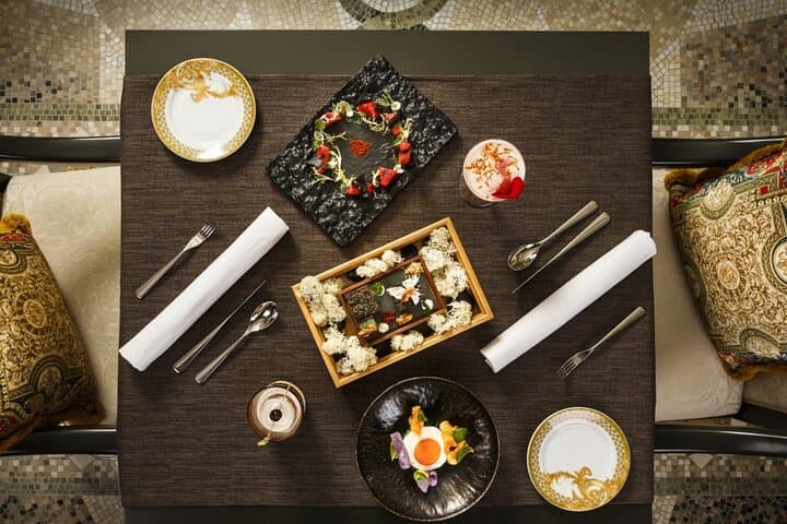 Enigma — Taste of Persia: Dinner at Palazzo Versace Dubai