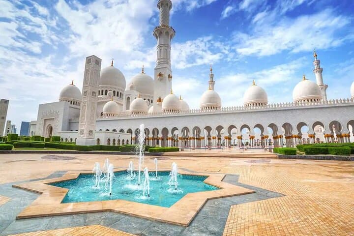 Guided Abu Dhabi City Tour — Sheikh Zayed Grand Mosque, BAPS Mandir & Dates Market photo 6