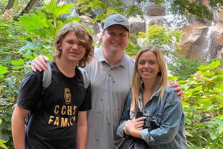 Private 3-Hour Seattle City Tour — Pioneer Square, Ballard Locks & Skyline Views photo 1