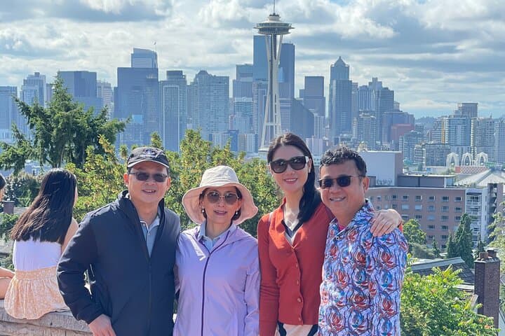 Private 3-Hour Seattle City Tour — Pioneer Square, Ballard Locks & Skyline Views photo 4