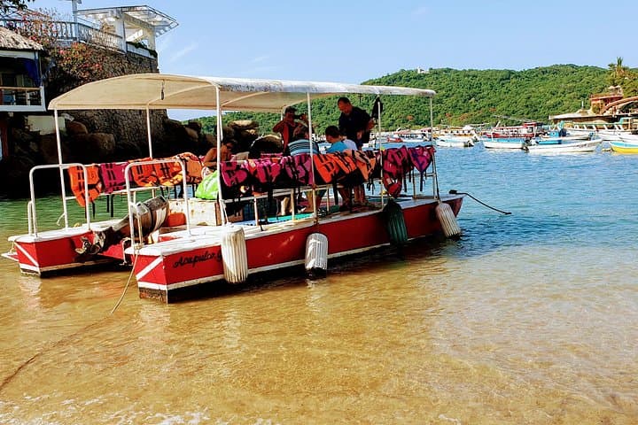 Acapulco Beach & La Roqueta Snorkel: Caleta Beach Paddleboard and Puebla Day Tour photo 4
