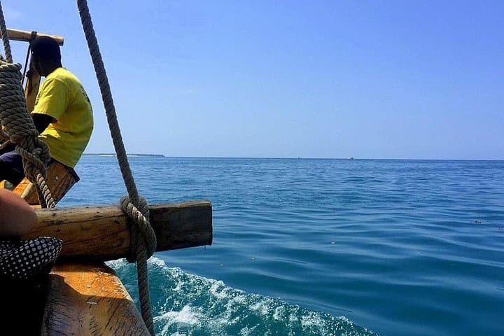 Blue Lagoon & Sandbank Dhow Day Trip from Zanzibar — Snorkel, Swim, Seafood photo 3