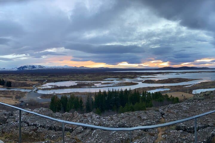 Golden Circle Private Tour: Thingvellir, Geysir, Gullfoss & Hidden Spots