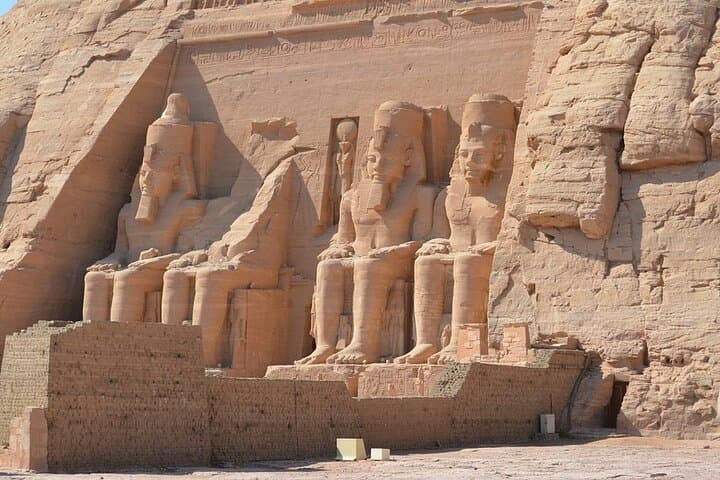 Aswan to Luxor Nile Cruise: 3-Night Abu Simbel, Temples & Sunrise Balloon photo 1
