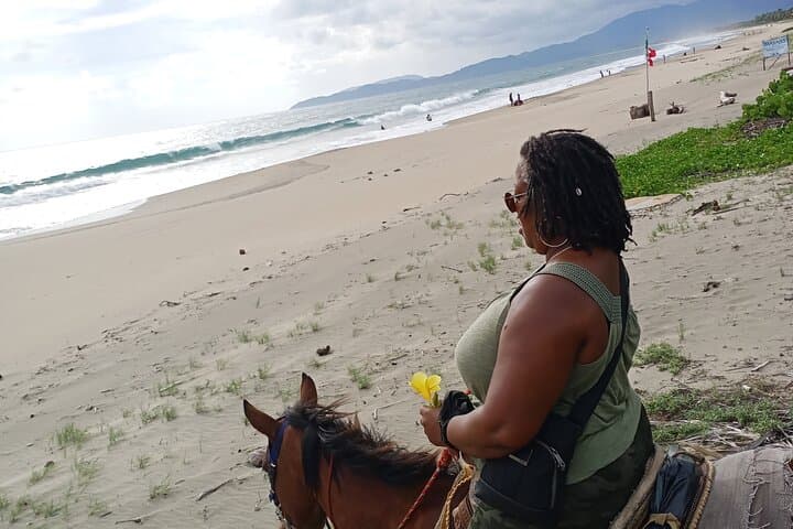 Sunset Horseback Riding on Zihuatanejo Beaches — Learn to Saddle and Ride Through Mexican History photo 3