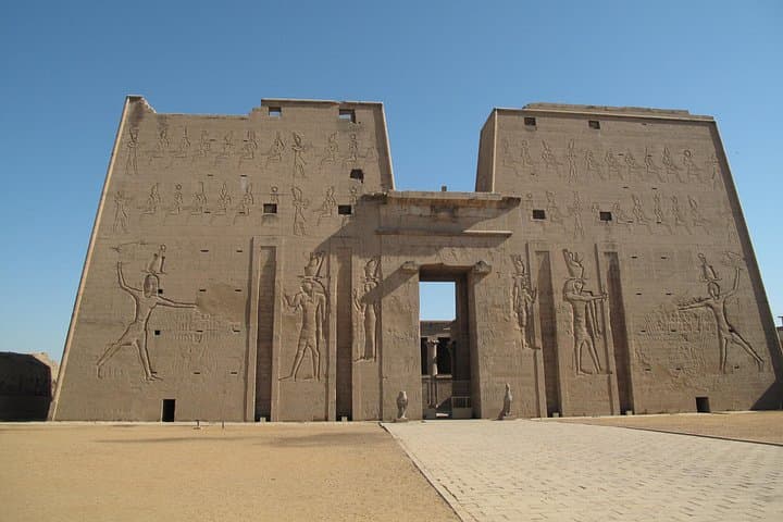 Nile Cruise Aswan to Luxor: 4-Day Abu Simbel, Kom Ombo & Luxor Balloon Experience photo 3
