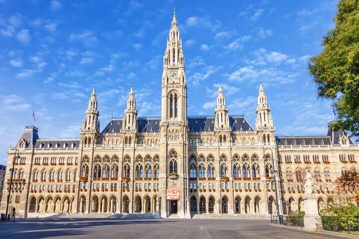 Private Family Walking Tour of Vienna: Imperial Treasury & Interactive House of Music for Kids photo 4