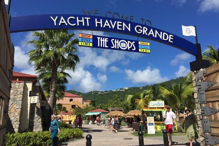 Private Airport Transfer to Hampton by Hilton Havensight, St. Thomas photo 3
