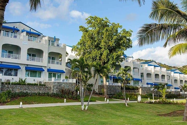 St. Thomas Airport Transfer to Bolongo Bay — Private Shuttle to Limetree Resort photo 2