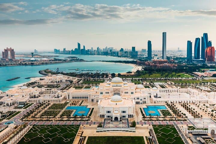 Full-Day Abu Dhabi Tour from Dubai: Sheikh Zayed, Yas Island & Heritage Village