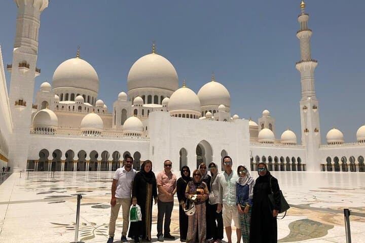 Abu Dhabi Half-Day Essentials: Sheikh Zayed Mosque, Yas Island & Corniche Tour photo 4