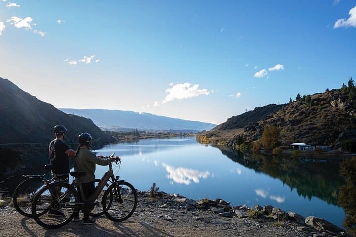 Lake Dunstan E-Bike Trail Adventure — Ride the Cromwell Gorge & Vineyard Shores photo 3