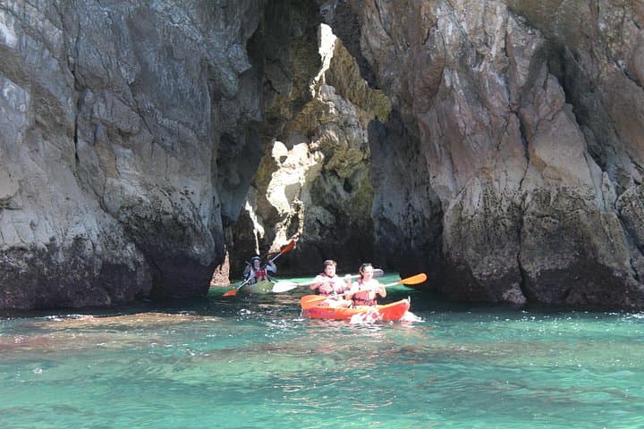 Kayak from Sesimbra to Ribeira do Cavalo: Caves, Tunnels & Arrábida Coast photo 2
