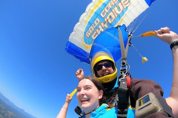 Gold Coast Tandem Skydive: Beach Landing at Kirra from 12,000 ft photo 3