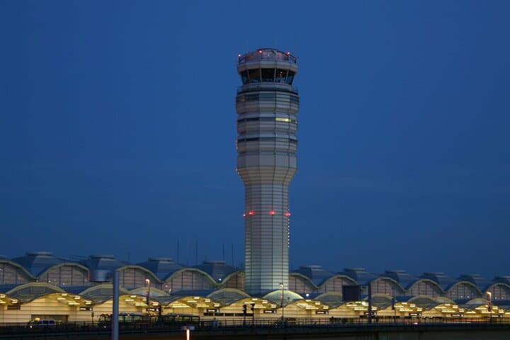 Private Black Car Transfer Between McLean, VA and Reagan National Airport (DCA) photo 3
