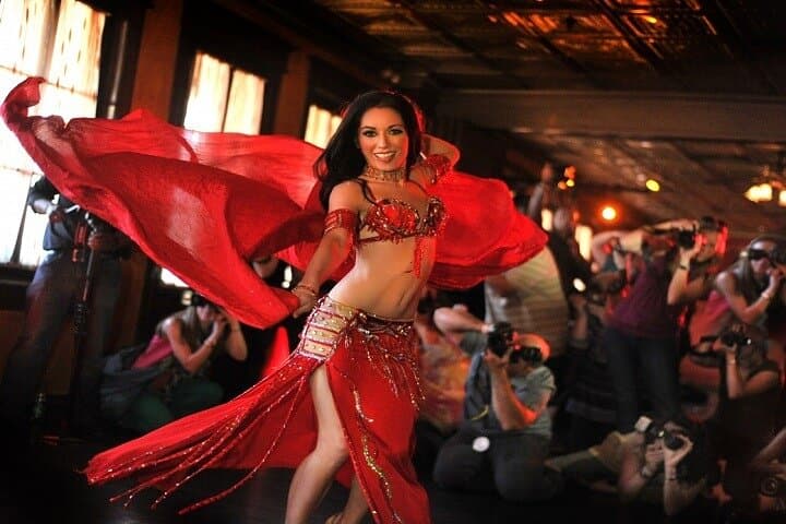 Bosphorus Dinner Cruise & Turkish Night: Evening Cruise with Live Show in Istanbul