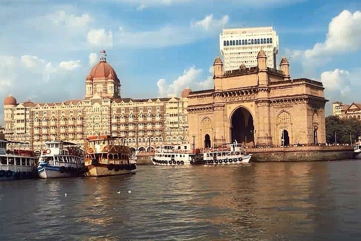 Elephanta Caves and Mumbai Day Tour — Gateway, Caves, Museum & Kala Ghoda photo 1