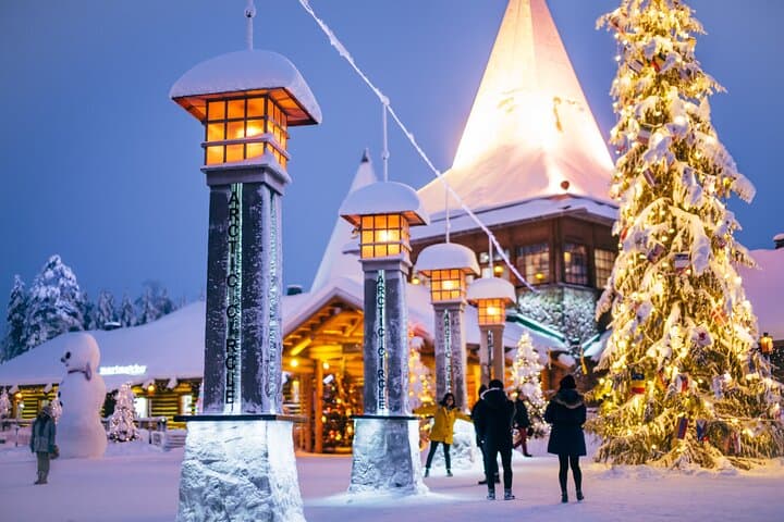 Day Trip to Santa Claus Village from Levi: Arctic Circle Photos, Snowman World & Reindeer Encounters