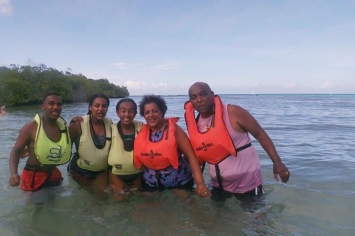 Mangel Halto Snorkeling Tour: Small-Group Reef & Kappel Shipwreck Experience photo 2