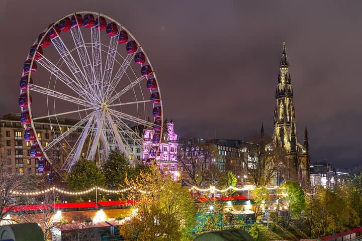 Edinburgh Christmas Lights Black Taxi Tour: Festive Evening Driving Tour