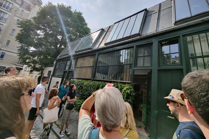 4-Hour Private Paris Orientation Tour: Eiffel, Louvre, Notre-Dame & Le Marais photo 3