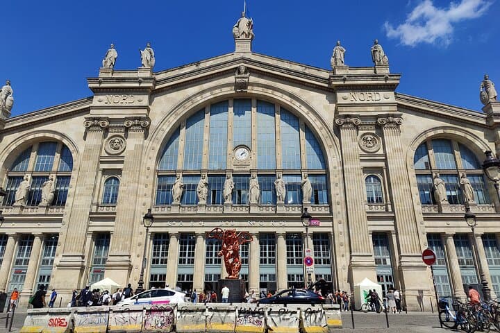 4-Hour Private Paris Orientation Tour: Eiffel, Louvre, Notre-Dame & Le Marais photo 5