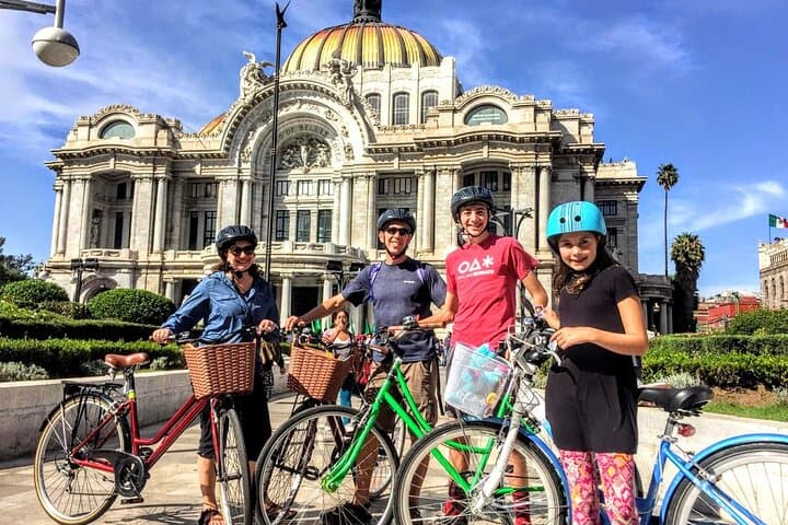 Mexico City Bike Tour: Historic Center Highlights with Authentic Taco Stop photo 1
